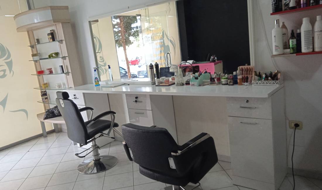 Shiten paisjet parukerie