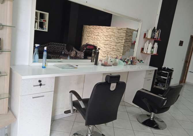 Pajisje biznesi ne shitje 1+1 ne Tirane - 3,000 Euro