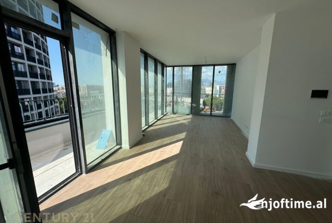 Ambiente Commerciale in Affitto 3+1 a Tirana - 1,300 Euro