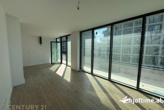 Ambiente Commerciale in Affitto 3+1 a Tirana - 1,300 Euro