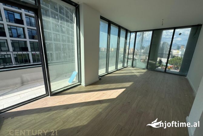Ambiente Commerciale in Affitto 3+1 a Tirana - 1,300 Euro
