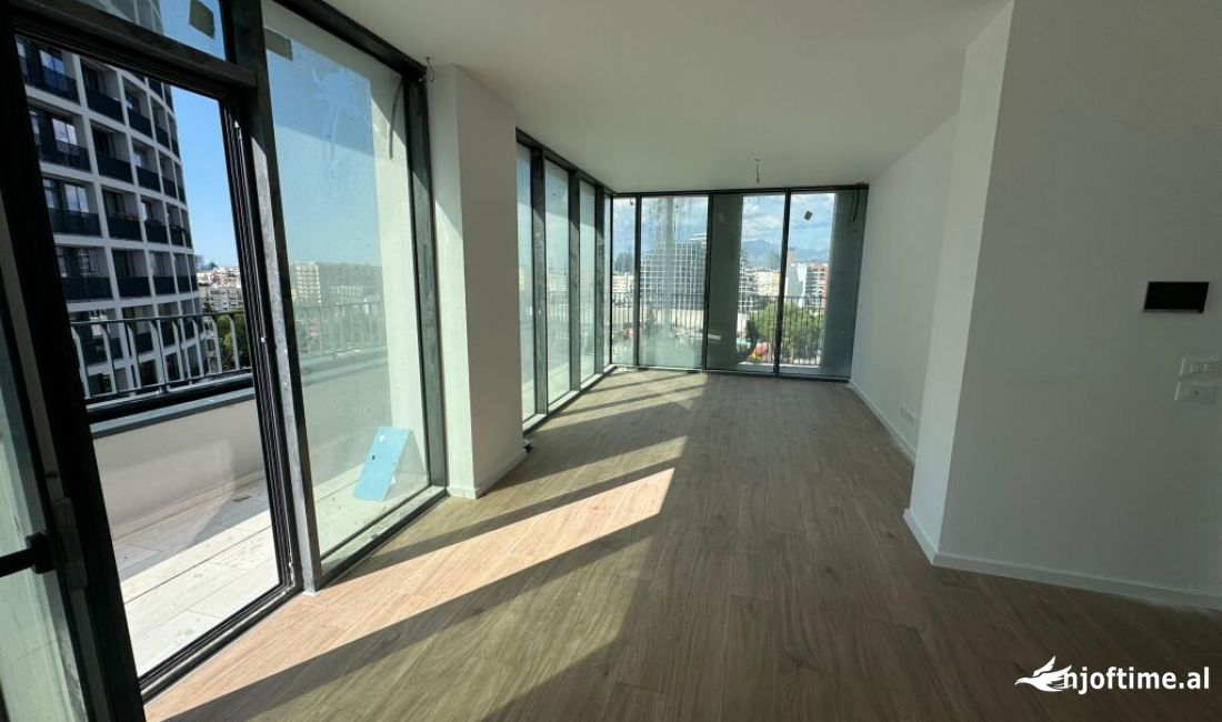 ZYRE PER QIRA TEK KOMPLEKSI LAKE VIEW!