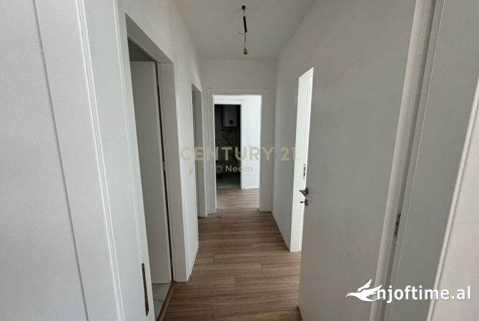 ZYRE ME QIRA TEK REZIDENCA LAKE VIEW, LIQENI I TIRANES!