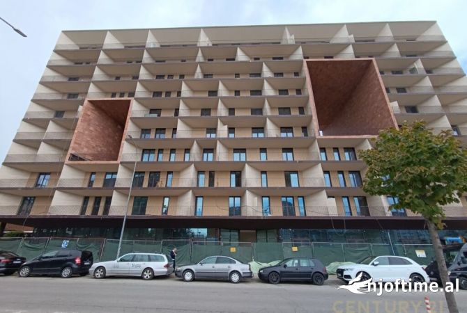 Ambiente Commerciale in Affitto 3+1 a Tirana - 1,700 Euro