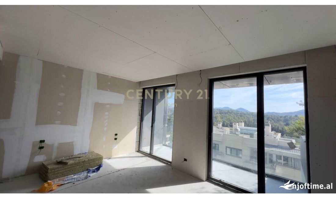 Shtepi ne shitje Apartament ne Tirane, 2+1, Mobilimi Bosh, pa mobiluar, Pagesa 700,000  Euro.