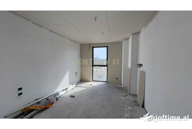 Shtepi ne shitje Apartament ne Tirane, 2+1, Mobilimi Bosh, pa mobiluar, Pagesa 700,000  Euro.