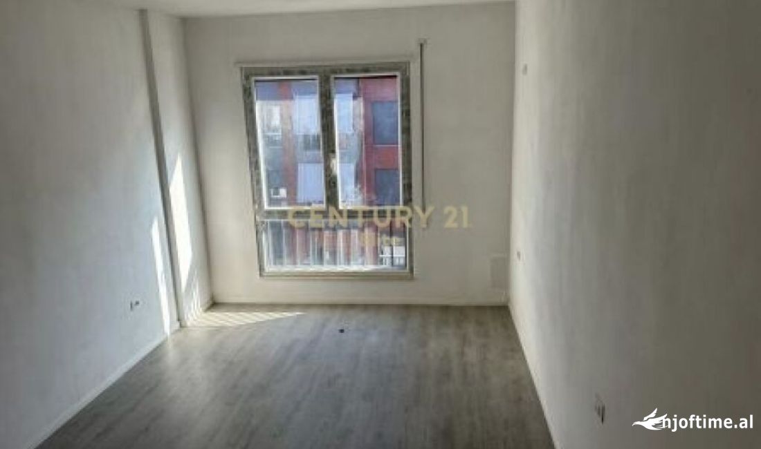 Shtepi ne shitje Apartament ne Tirane, 2+1, Mobilimi Bosh, pa mobiluar, Pagesa 154,000  Euro.