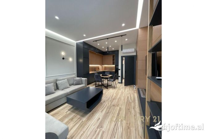 Japim me qira apartament 1+1+post parkimi ,tek Kompleksi Square 21!