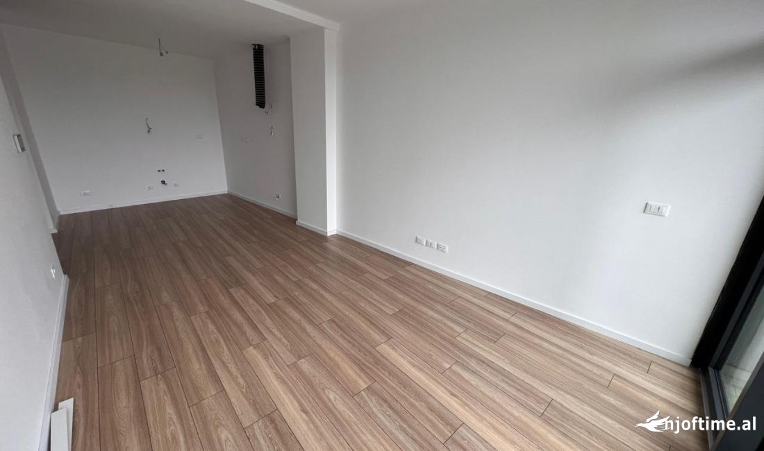 Ambient per zyra tek Lake View Residences!