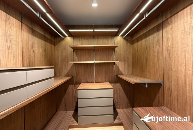 Shtepi me qera Apartament ne Tirane, 3+1, Mobilimi E mobiluar, Pagesa 2,500  Euro.