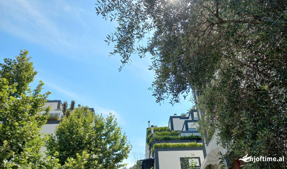 Shtepi ne shitje Apartament ne Tirane, 2+1, Mobilimi E mobiluar, Pagesa 230,000  Euro.