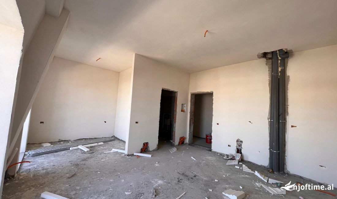 Appartamento in vendita a Tirana 1+1, Vuoto