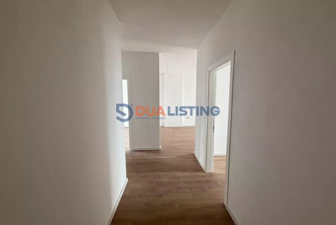Shtepi ne shitje Apartament ne Tirane, 3+1, Mobilimi Bosh, pa mobiluar, Pagesa 380,000  Euro.