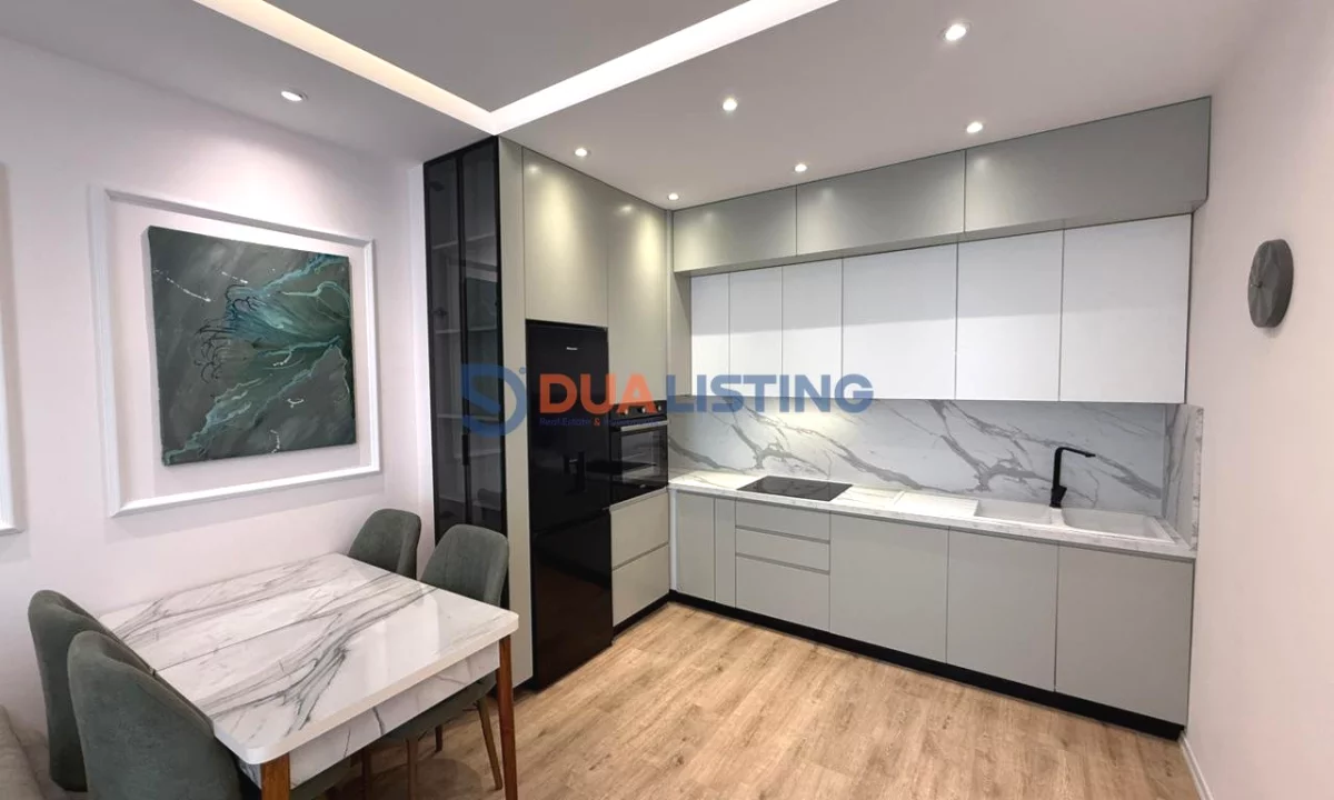 Shtepi me qera Apartament ne Tirane, 2+1, Mobilimi E mobiluar, Pagesa 800  Euro.