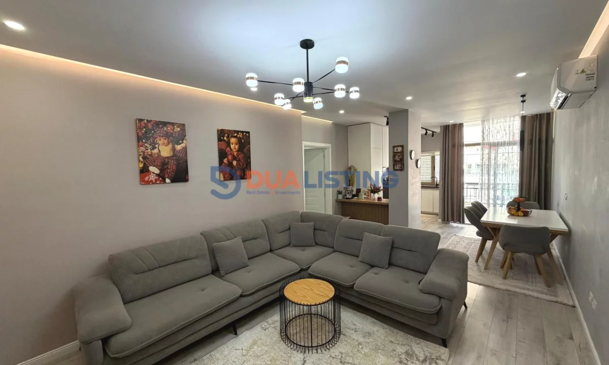 Shtepi ne shitje Apartament ne Tirane, 2+1, Mobilimi E mobiluar, Pagesa 16,500,000  Leke.