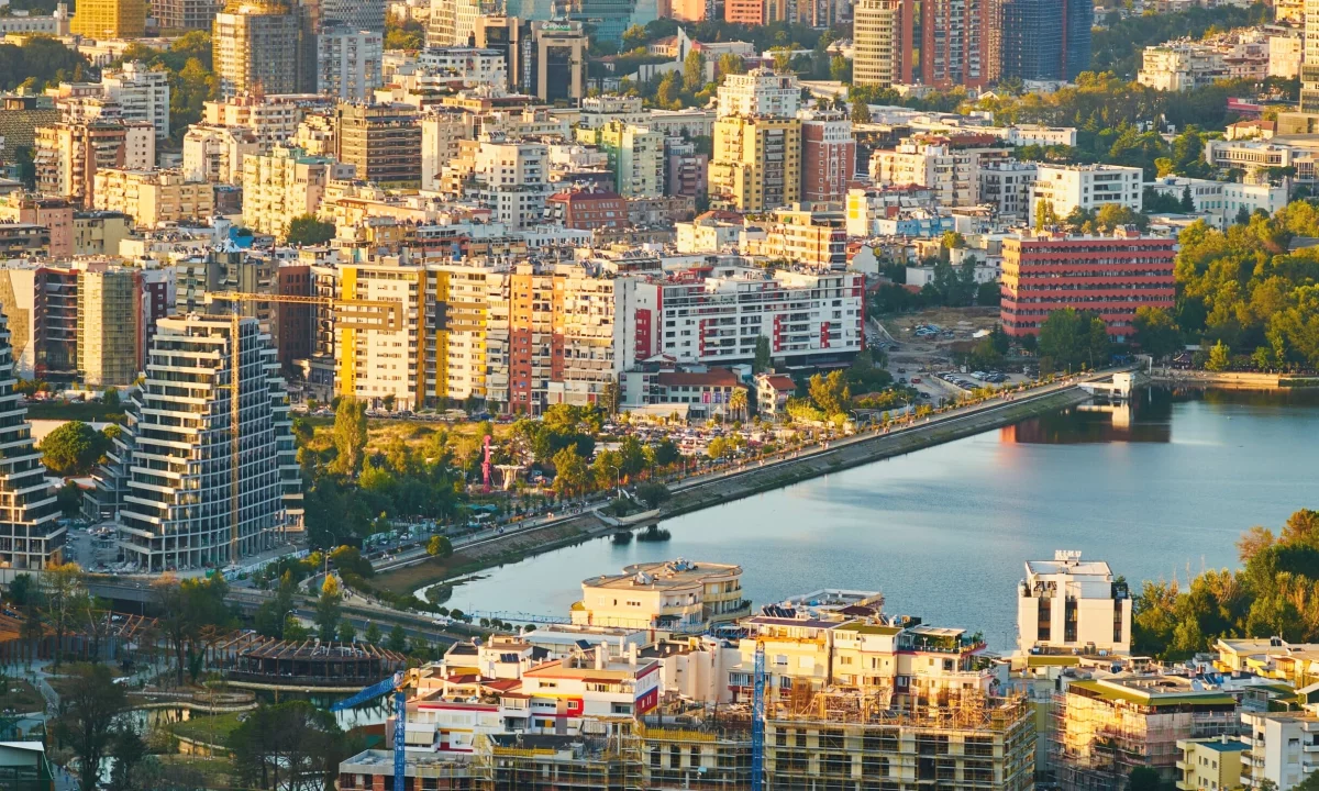 Shtepi me qera Apartament ne Tirane, 2+1, Mobilimi E mobiluar, Pagesa 1,500  Euro.