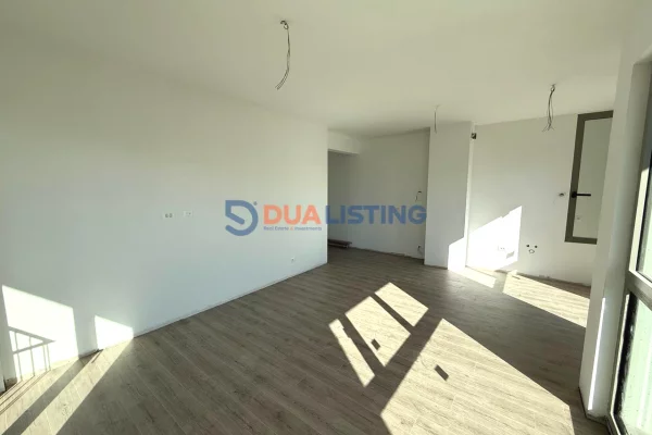 Shtepi ne shitje Apartament ne Tirane, 2+1, Mobilimi Bosh, pa mobiluar, Pagesa 284,300  Euro.