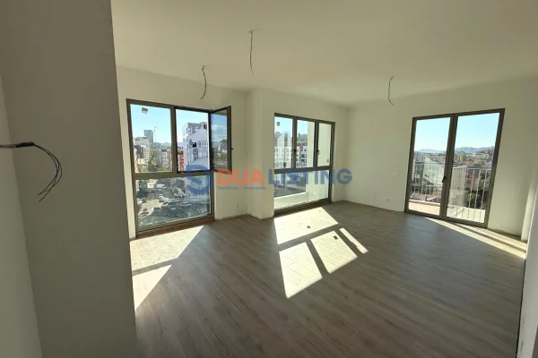 Shtepi ne shitje Apartament ne Tirane, 2+1, Mobilimi Bosh, pa mobiluar, Pagesa 284,300  Euro.