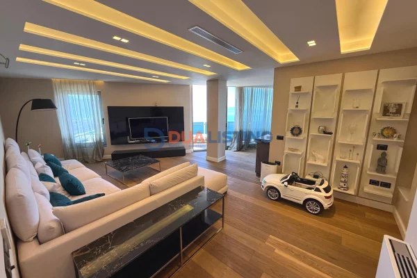 Shtepi ne shitje Apartament ne Vlore, 2+1, Mobilimi E mobiluar, Pagesa 580,000  Euro.