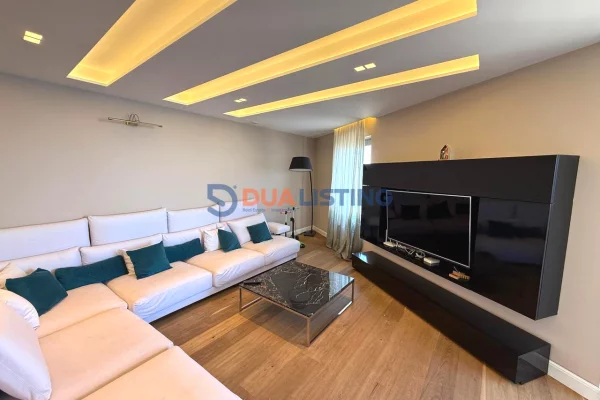 Shtepi ne shitje Apartament ne Vlore, 2+1, Mobilimi E mobiluar, Pagesa 580,000  Euro.