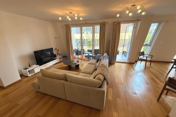 Shtepi ne shitje Apartament ne Tirane, 3+1, Mobilimi E mobiluar, Pagesa 808,000  Euro.