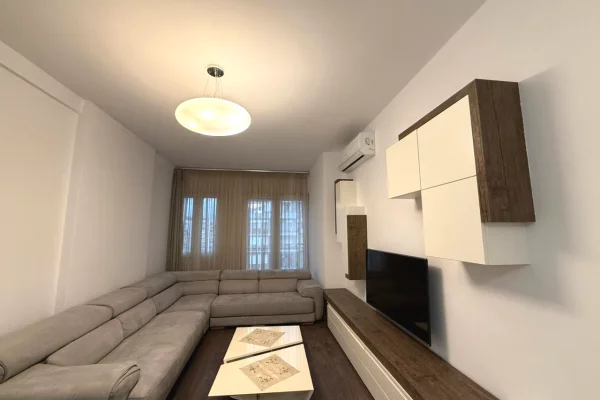 Shtepi ne shitje Apartament ne Tirane, 2+1, Mobilimi E mobiluar, Pagesa 180,000  Euro.