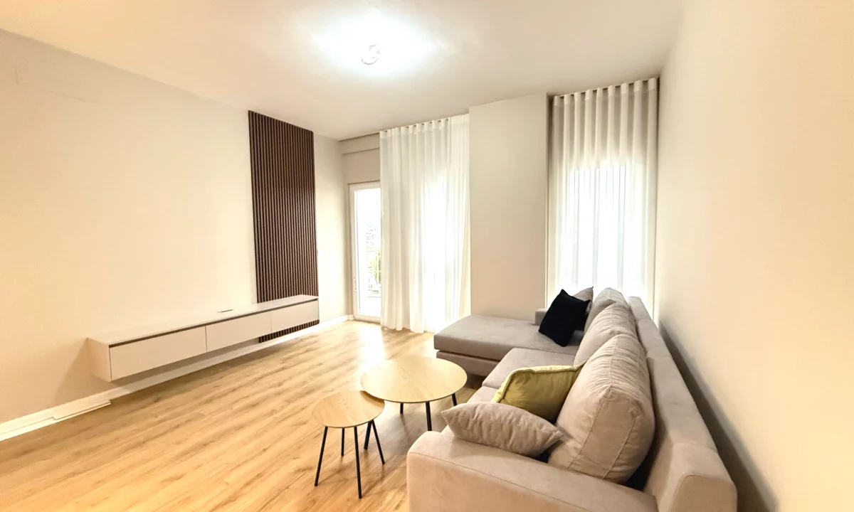 Shtepi me qera Apartament ne Tirane, 1+1, Mobilimi E mobiluar, Pagesa 700  Euro.