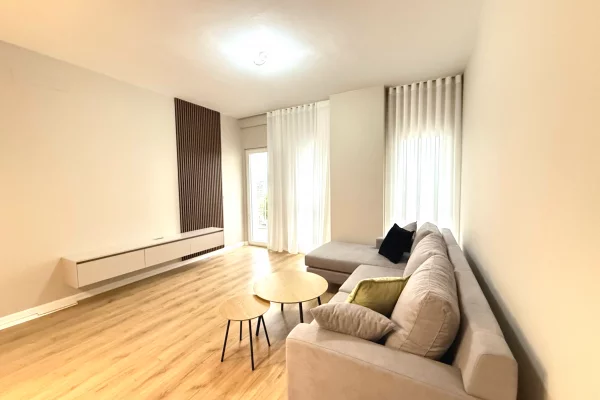 Shtepi me qera 1+1 ne Tirane - 700 Euro