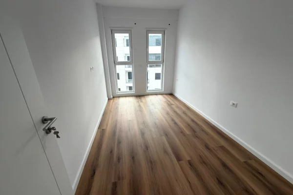 Shtepi ne shitje Apartament ne Tirane, 3+1, Mobilimi Bosh, pa mobiluar, Pagesa 139,900  Euro.