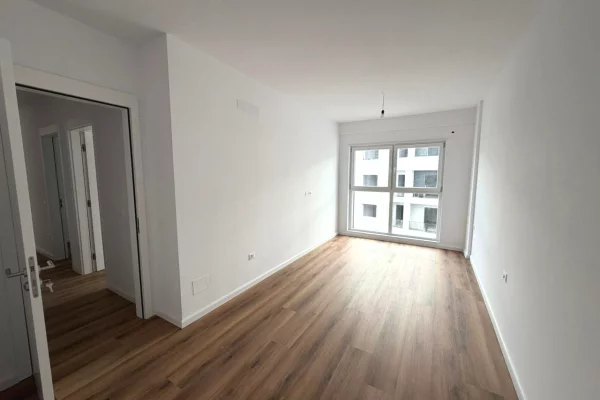 Shtepi ne shitje Apartament ne Tirane, 3+1, Mobilimi Bosh, pa mobiluar, Pagesa 139,900  Euro.