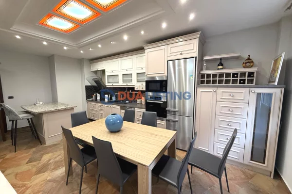 Shtepi me qera Apartament ne Tirane, 3+1, Mobilimi E mobiluar, Pagesa 1,300  Euro.