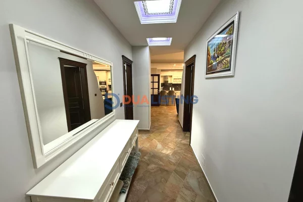 Shtepi me qera Apartament ne Tirane, 3+1, Mobilimi E mobiluar, Pagesa 1,300  Euro.