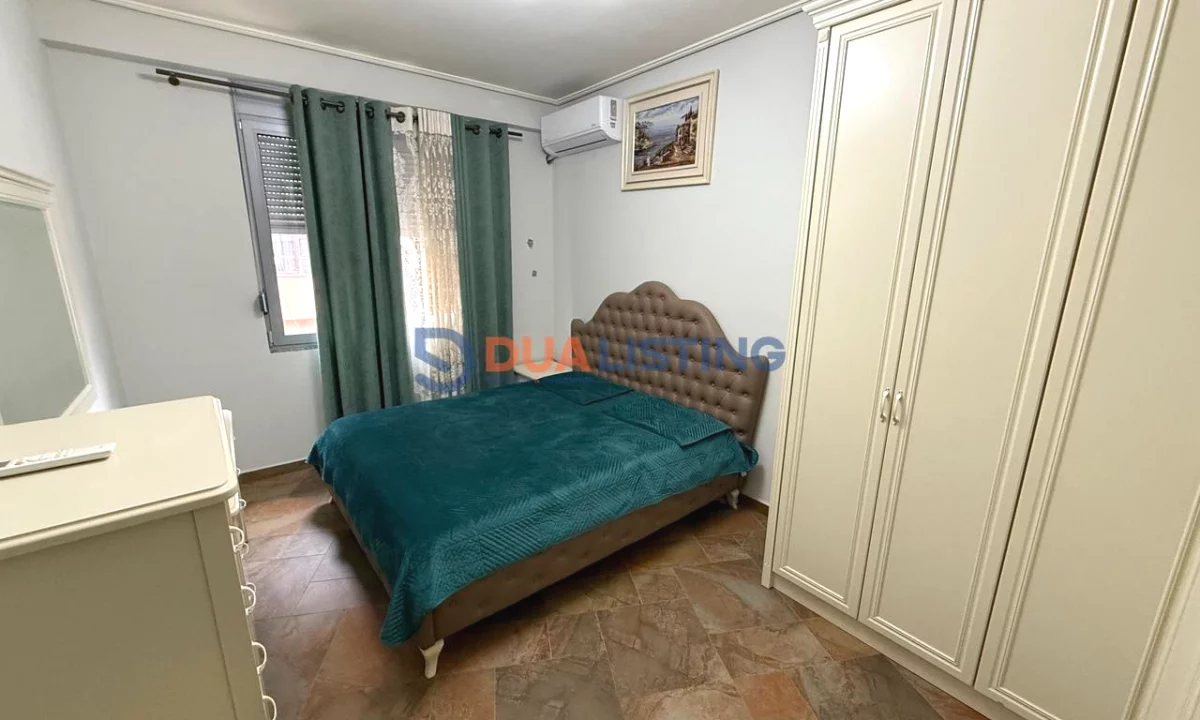 Shtepi me qera Apartament ne Tirane, 3+1, Mobilimi E mobiluar, Pagesa 1,300  Euro.