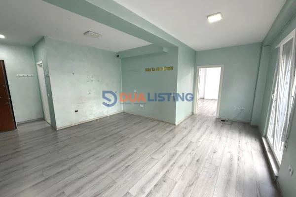 JAPIM ME QIRA ZYRE ME POST PARKIMI TEK 📍21 DHJETRORI‼️