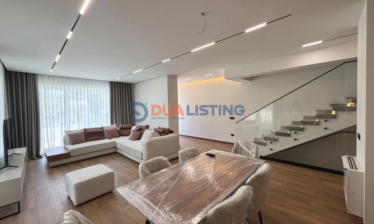 Shtepi me qera Vila Luksoze ne Tirane, 4+1, Mobilimi E mobiluar, Pagesa 5,000  Euro.