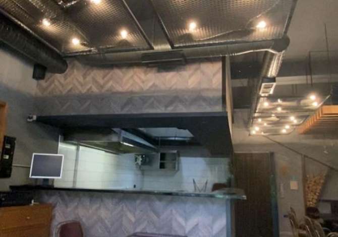 Ambient biznesi me qera 2+1 ne Tirane - 70,000 Leke