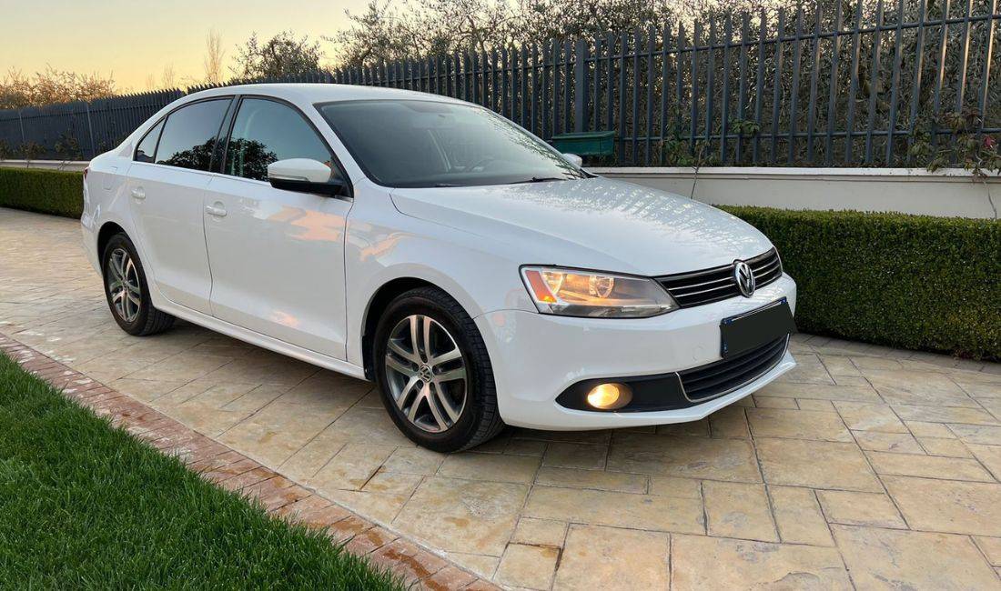 Jepet me qera Volkswagen Jetta duke filluar nga 35 euro dita
