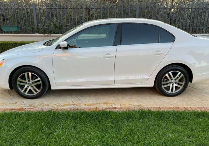 Jepet me qera Volkswagen Jetta duke filluar nga 35 euro dita