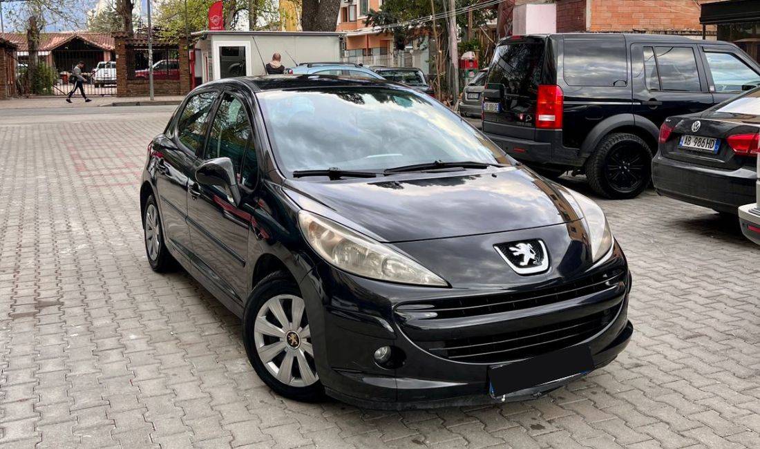 Jepet me qera Peugeot 207 duke filluar nga 30 euro dita