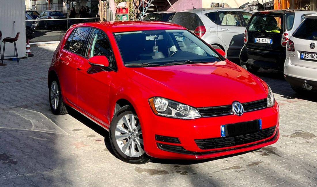 Jepet me Qera Volkswagen Golf 7 duke filluar nga 40 Euro dita 