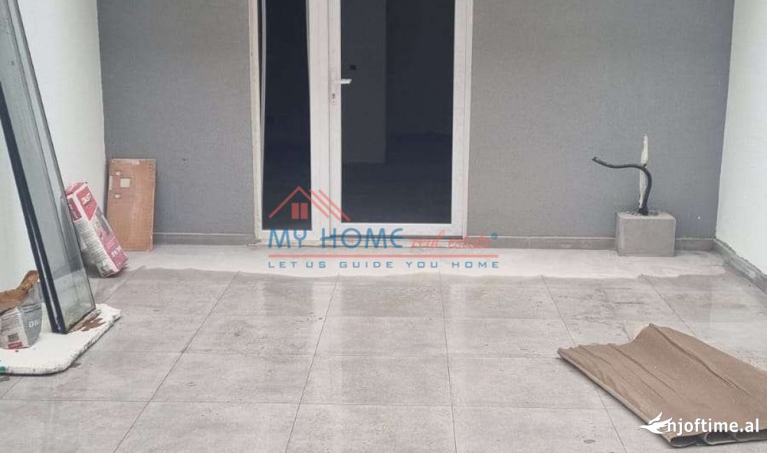 Dyqan ne Shitje te Univers City Tirane