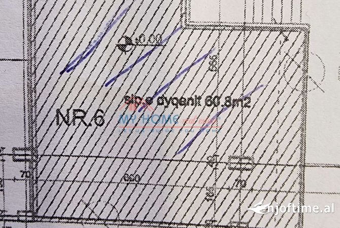 Ambiente Commerciale in Affitto 1+1 a Tirana - 800 Euro