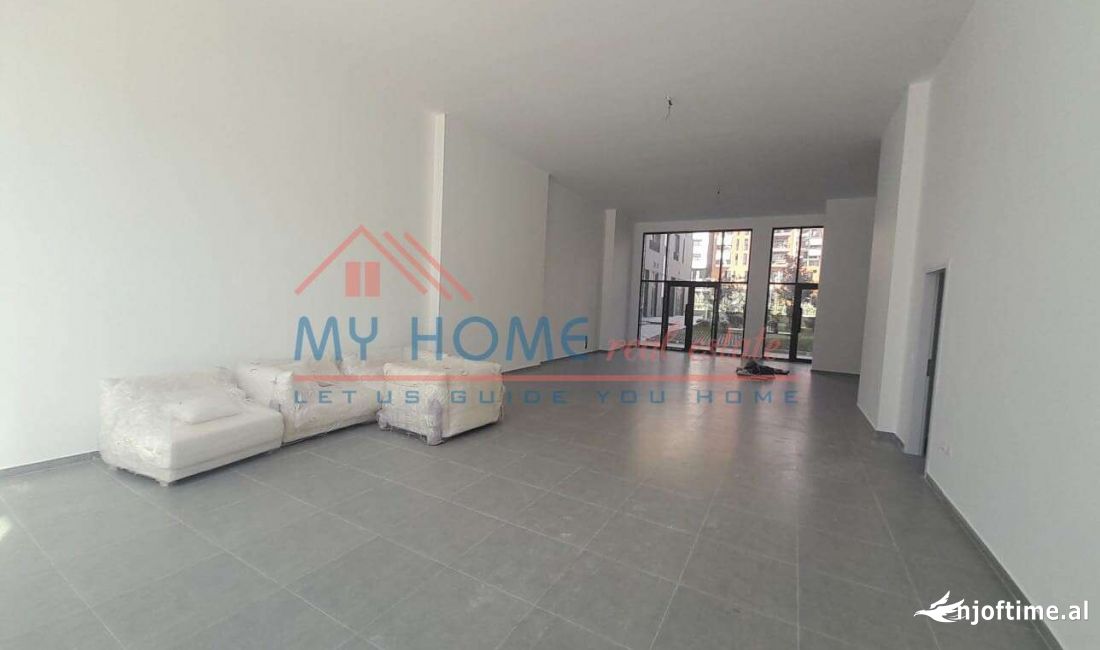 Dyqan ne Shitje te Kompleksi Zirkon Tirane