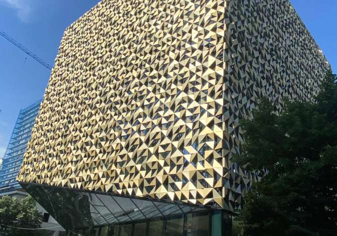 Ambient biznesi me qera 3+1 ne Tirane - 6,000 Euro