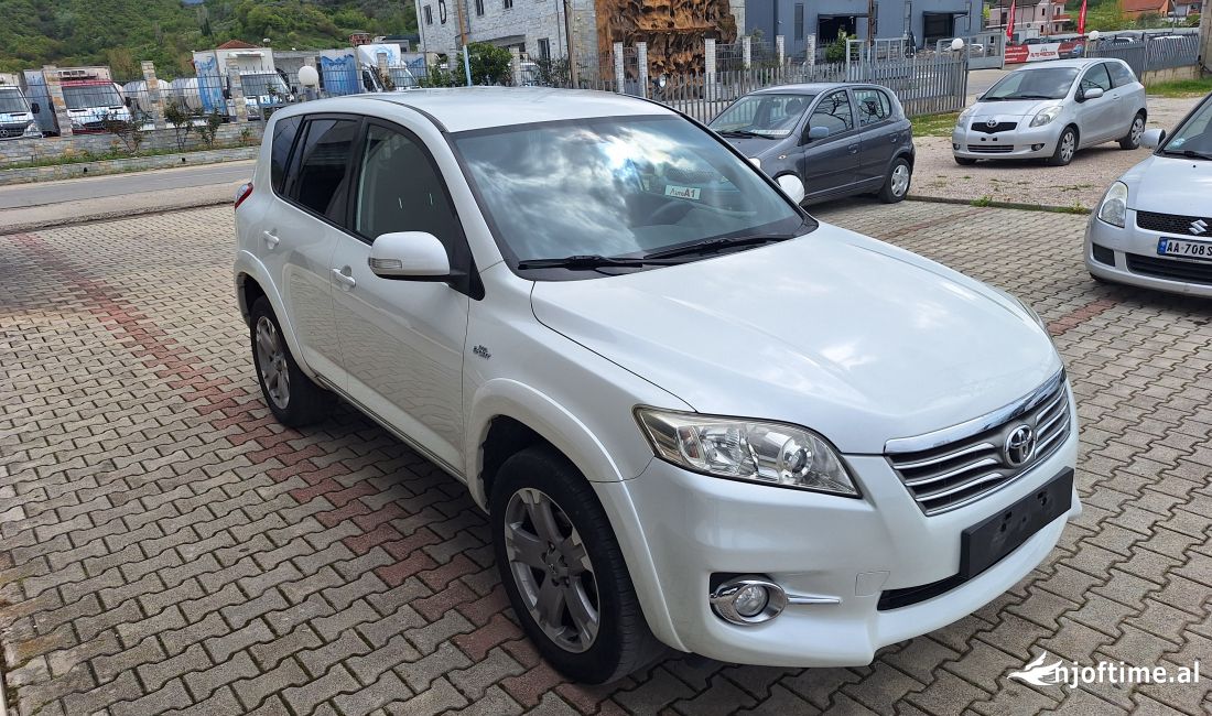 Auto in Vendita a Tirana, Toyota, 2010 Diesel,Kambio Automatik Pagamento 8,800  Euro.