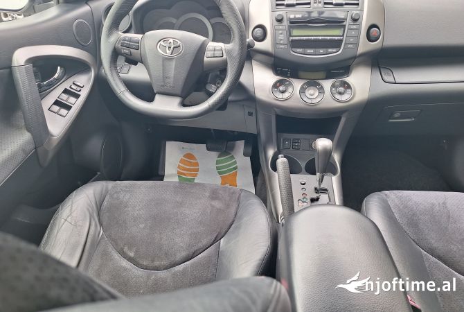 Auto in Vendita a Tirana, Toyota, 2010 Diesel,Kambio Automatik Pagamento 8,800  Euro.