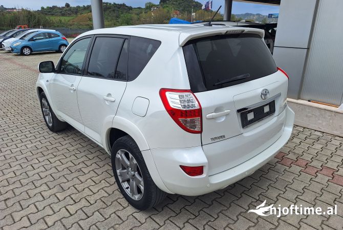 Auto in Vendita a Tirana - 8,800 Euro