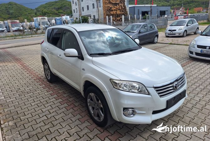 Auto in Vendita a Tirana - 8,800 Euro