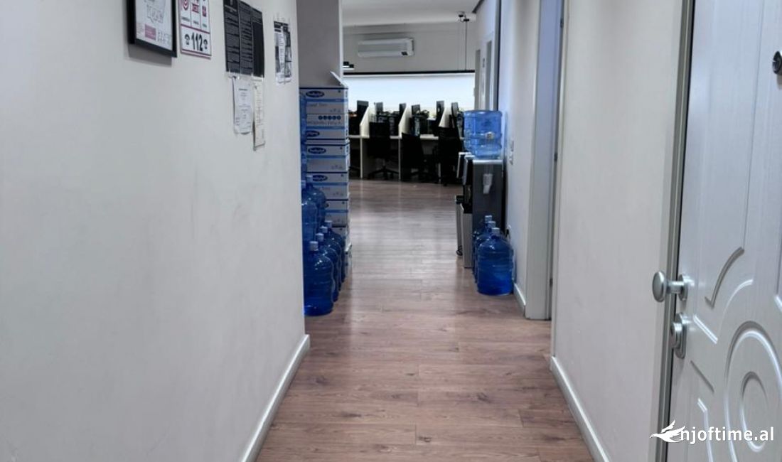 Jepet ambient biznesi 3+1 me qera 