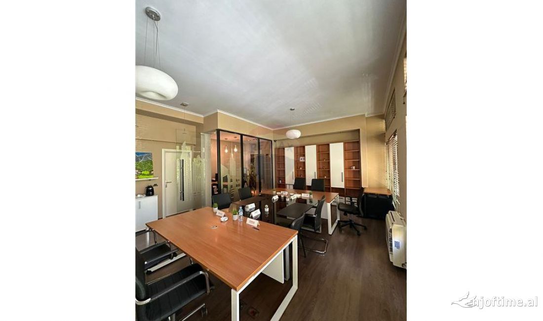 Ambient per qira te Gjykata,ish ekspozita